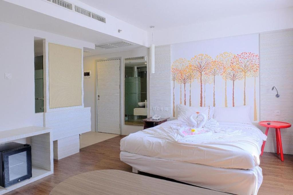 Royal Bay Hotel Makassar Buitenkant foto